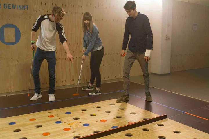 Berlin Adventure Minigolf: Tee Off with Tech!