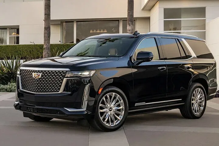 Luxury NYC Airport Arrival: Private Transfer in Style!