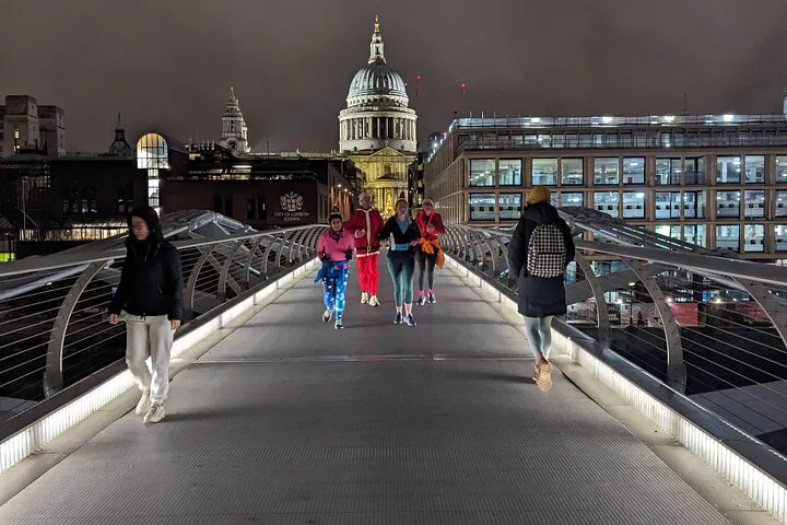 Thames Bridges Run: A Self-Guided Audio Adventure Through London's Iconic Landmarks