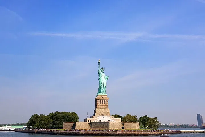 Unveiling Liberty: Secrets of Lady Liberty & Ellis Island