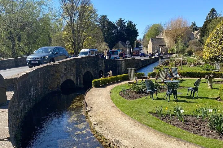 Cotswolds Private Black Cab Tour: Hotel Pick-Up Included