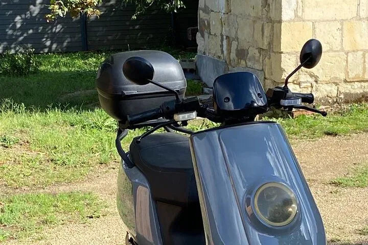 Paris Electric Scooter Tour: Explore Ile de France!