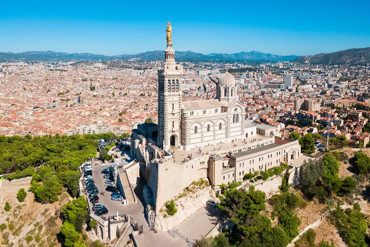Stress-Free Saint Tropez to Marseille Transfer: Private & Personalized!