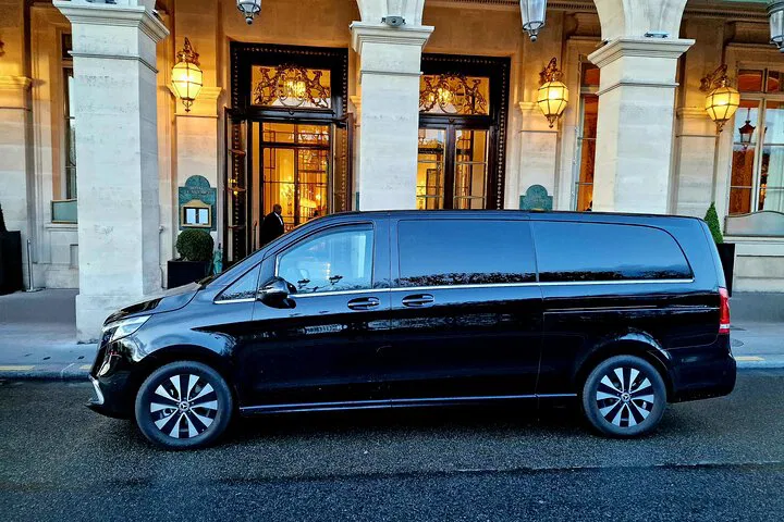 Stress-Free Paris Departure: Private Airport Transfer in Luxury