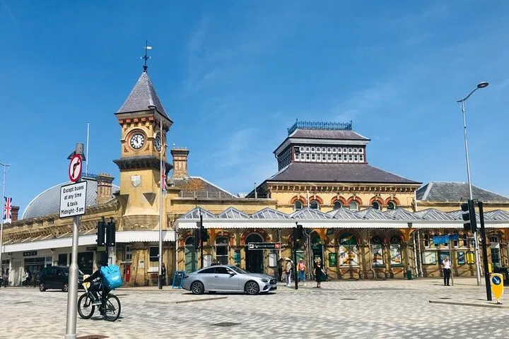 Eastbourne: History & Seaside Charm Walking Tour