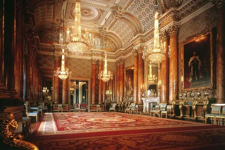 Buckingham Palace & Tea: Royal London Like a VIP!