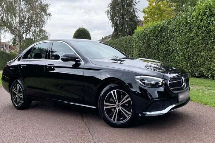 Stress-Free Berlin Airport Transfer: Private Chauffeur Service