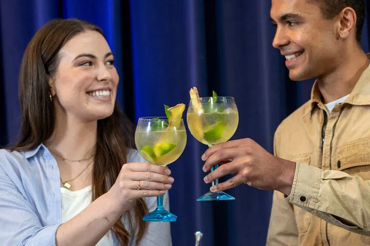 Craft Your Cocktail Dreams: Bombay Sapphire Gin Masterclass & London Tour!