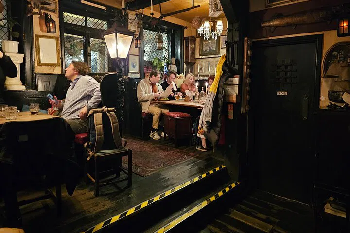 Ahoy Matey! Swashbuckling London Pub Tour: Pilgrims, Pirates & Pints!