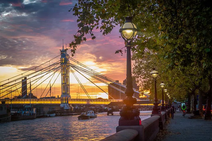 Discover Royal History: Private Guided Tour of Iconic Chelsea!