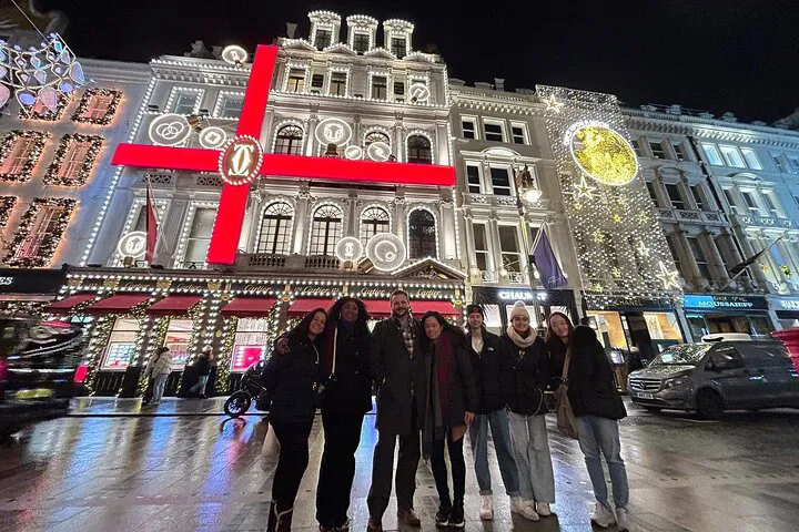 Enchanting London Christmas: A Festive Walking Tour!