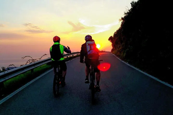 Cinque Terre E-Bike Adventure: Pedal Through Paradise