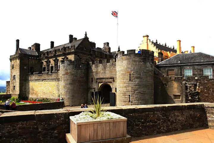 Kelpies, Loch Lomond & Stirling Castle: Private Day Tour
