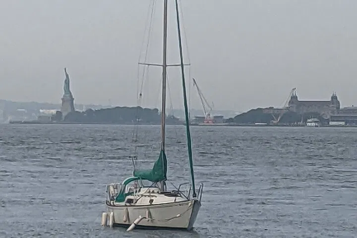 Majestic Manhattan Entry: LI Sound to Lady Liberty Private Tour
