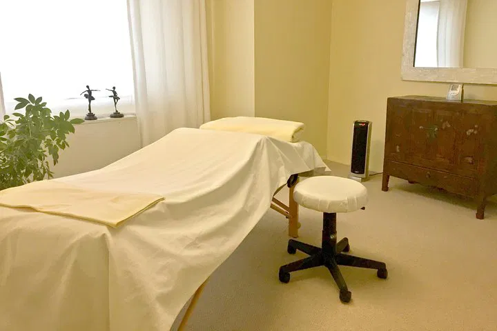 Reiki Energy Healing: Master-Level Therapy in Belize