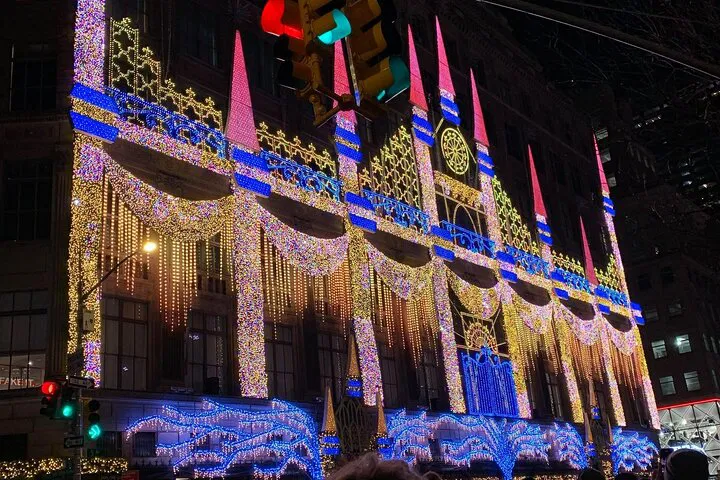 Enchanting Holiday Lights: A Festive NYC Walking Tour