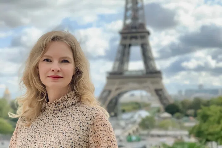 Master French Table Etiquette: A Cultural Dining Experience in Paris