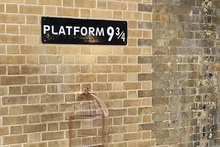 Embark on a Magical Harry Potter Black Taxi Adventure in London!