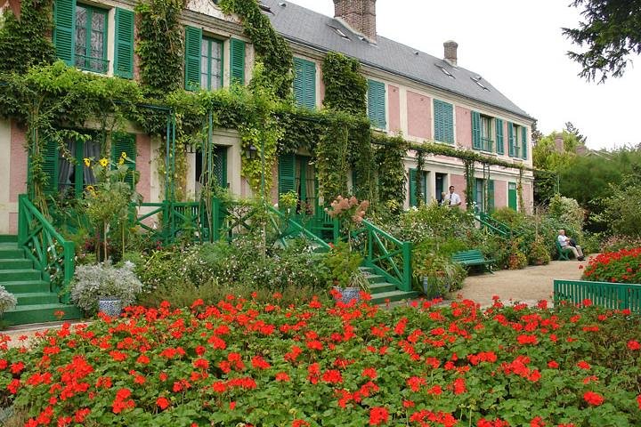 Enchanting Giverny: Half-Day Monet's House & Gardens Tour from Paris