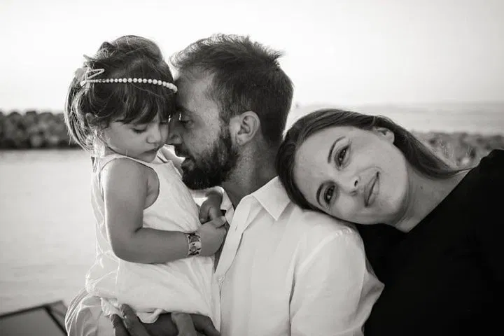 Avignon Photo Shoot: Capture Your Memories with a Local Pro!