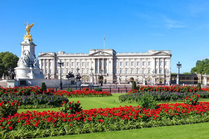 Uncover Royal Secrets: A Personalized London Walking Tour