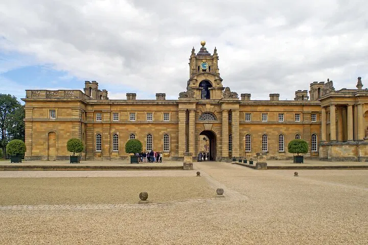 Unforgettable Private Tour: Blenheim, Oxford, and Cotswolds Adventure