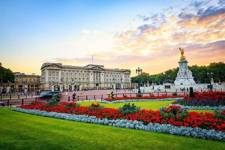 London's Iconic Landmarks: A Whirlwind Half-Day Private Tour