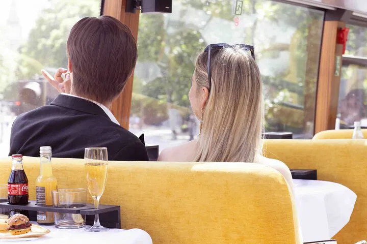 Tower of London: Afternoon Tea Bus Tour