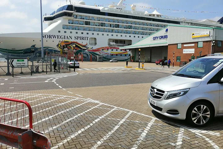 Stonehenge, Windsor & London: A Majestic Private Tour from Southampton