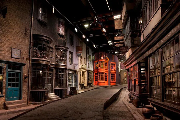 Harry Potter Studio Tour London: Hotel Pickup Included