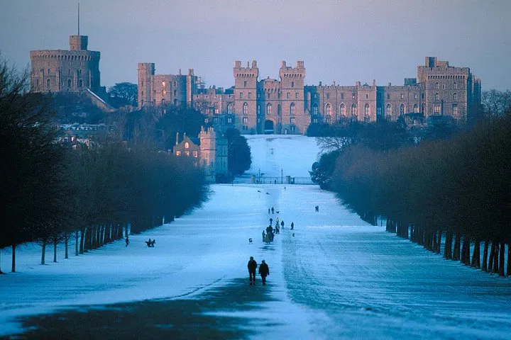 Christmas Day UK Adventure: Salisbury, Stonehenge, Bath & Windsor!