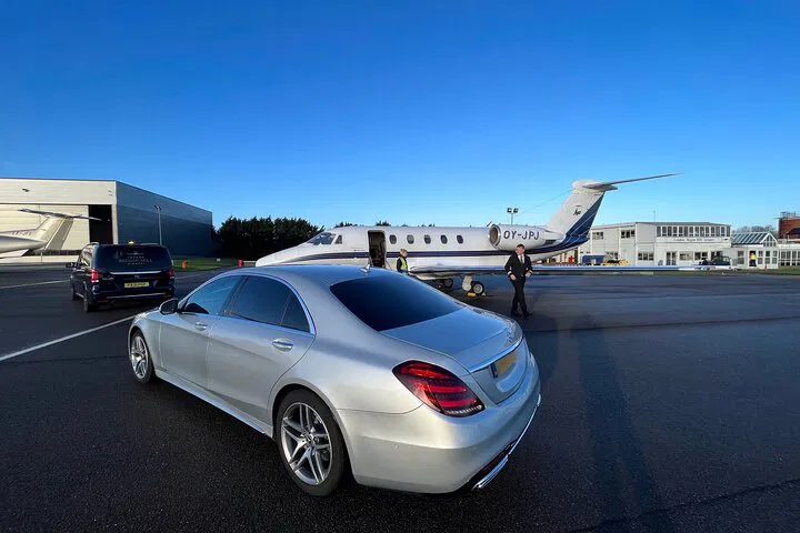 Effortless London Arrival: Private Heathrow Airport Transfer