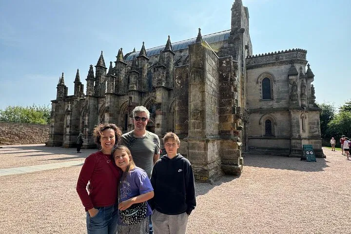 Rosslyn Chapel & Da Vinci Code Tour: Uncover Secrets!
