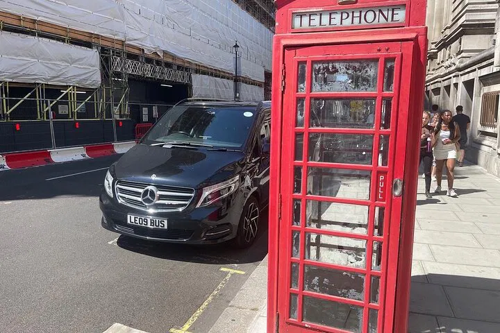 Stress-Free London Arrival: Private Heathrow Transfer