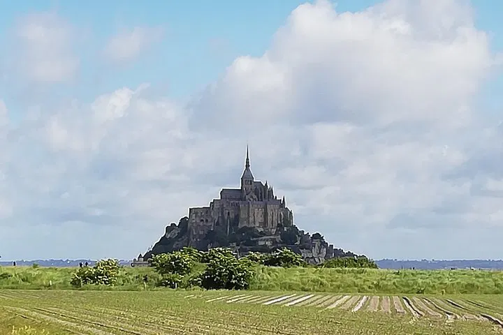 Normandy Private Tour: Discover Mont Saint Michel with Expert Local Driver