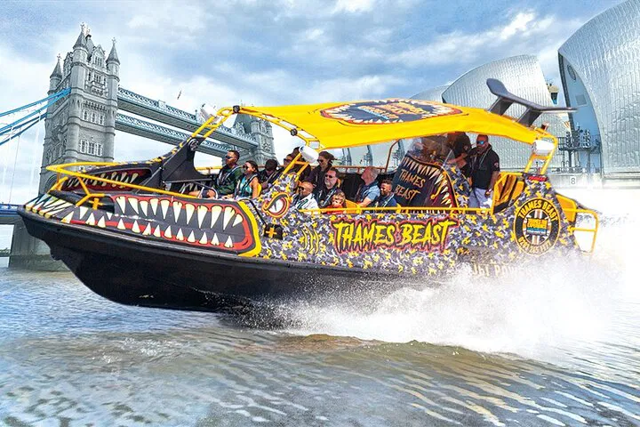 Thames Beast Speedboat Thrill: Conquer London's Waters!