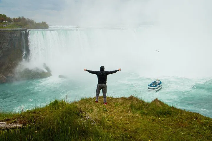 Unveiling Niagara's Secrets: A Personalized Walking Tour