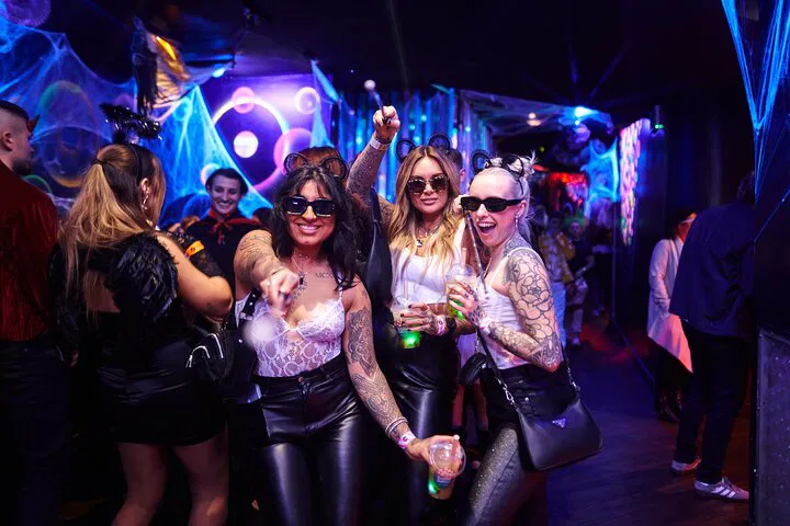Shoreditch Pub Crawl: Unleash London's Alternative Nightlife
