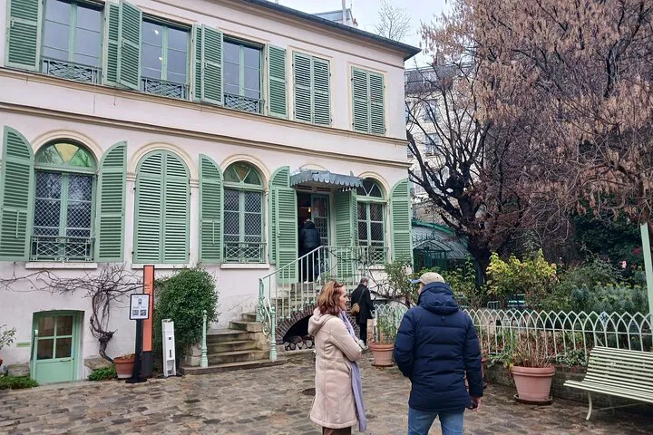 Step Back in Time: Romantic Paris - 19th Century Art & Hidden Gems Tour