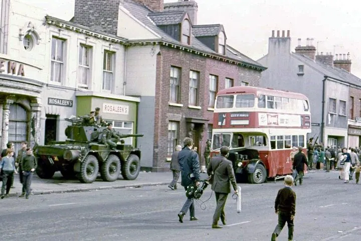 Belfast's Troubles: A Gripping Black Taxi Tour Through History