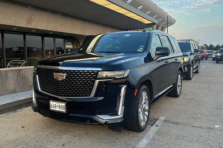 Luxury DC Exploration: Private SUV Tour of Iconic Landmarks