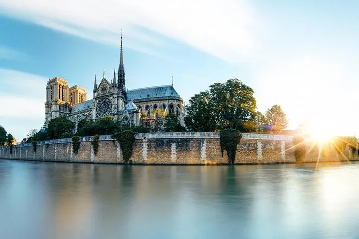 Discover the Authentic Charm of Paris: An Unforgettable Walking Tour