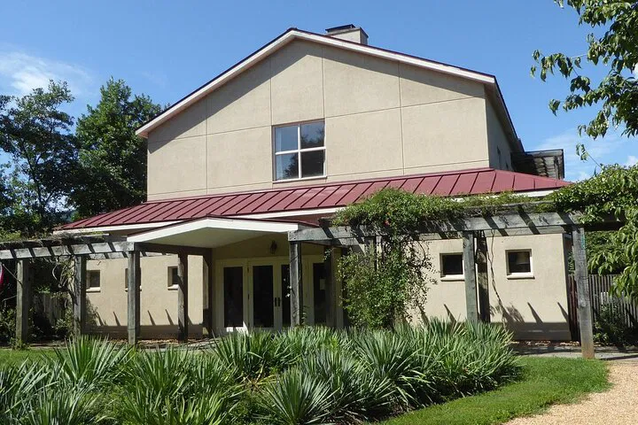 Uncork Virginia: Exclusive Private Wine Tour for Groups