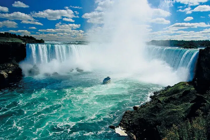 Niagara Falls Adventure: Toronto Day Tour with Boat Cruise Option