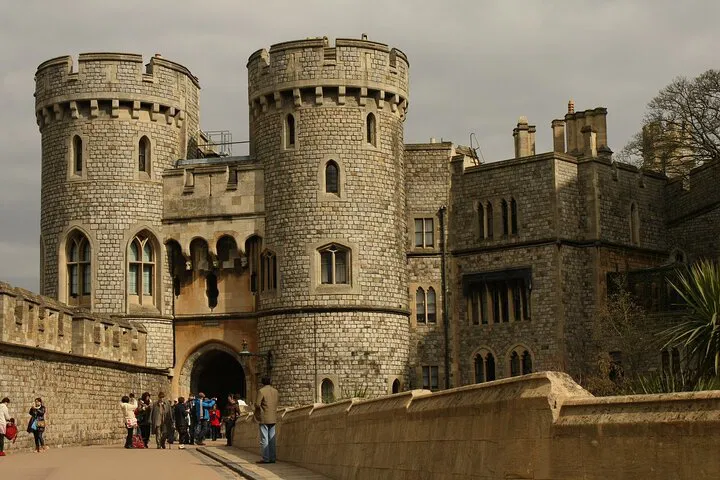 Windsor Castle Layover: A Royal London Escape from LHR