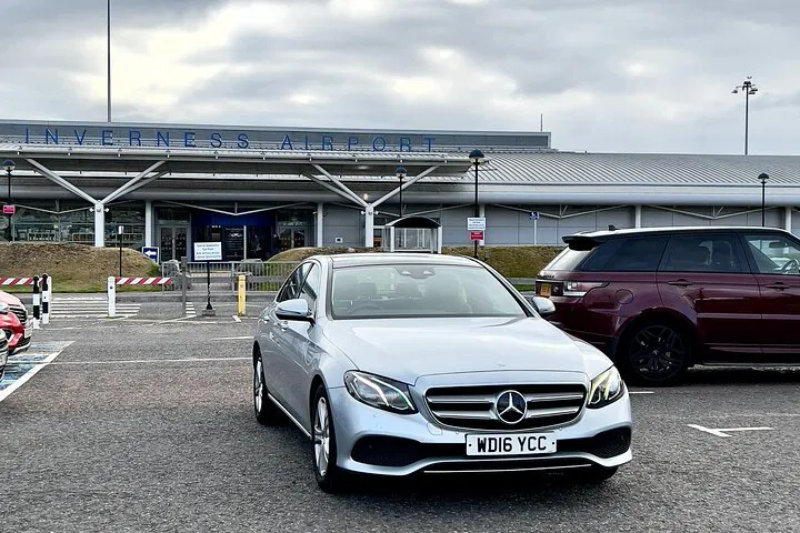 Luxury Edinburgh-Inverness Executive Transfer: Tailored Scottish Highlands Experience