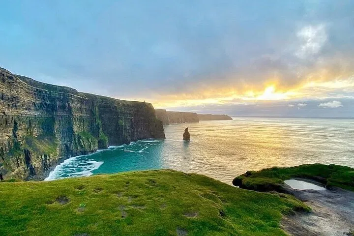 Cliffs of Moher: Exclusive Private Day Tour from Dublin