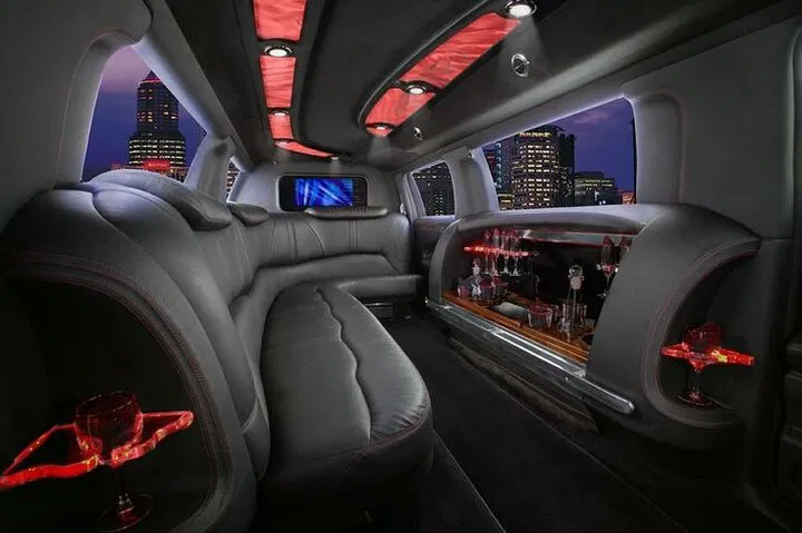 LA Limo Tour: Disneyland to Hollywood & Beaches!