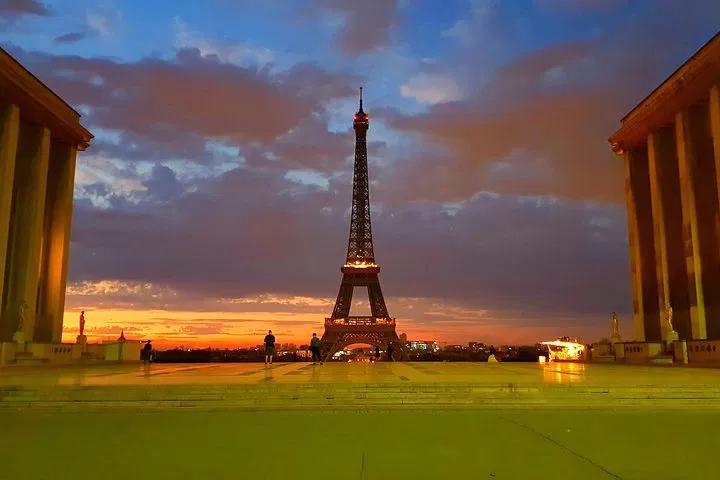 Paris' Celebrated Monuments: Private, Guided Luxury Tour