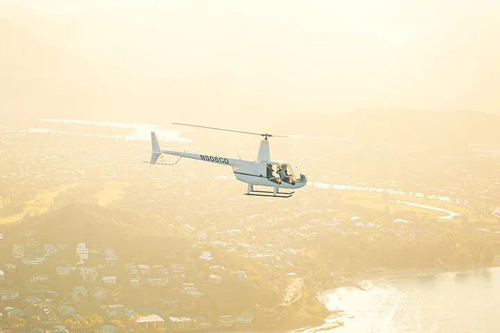 Honolulu Helicopter Tour: Soar Above Oahu's Iconic Landmarks